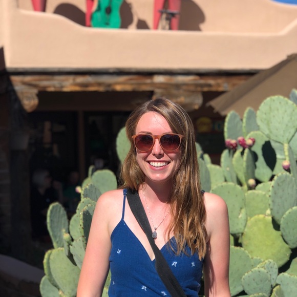 Meet your Posher, Shaina - Picture 3 of 3